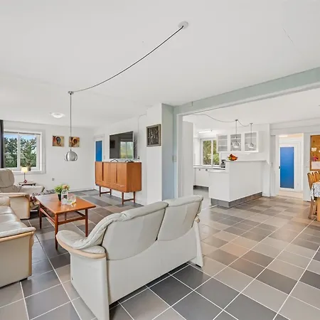 בית נופש Slavomira - 12km From The Sea By Interhome